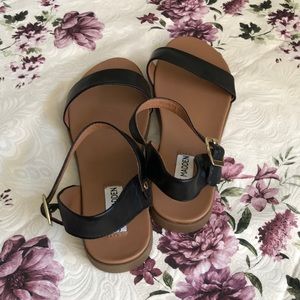 Comfy casual black summer sandals